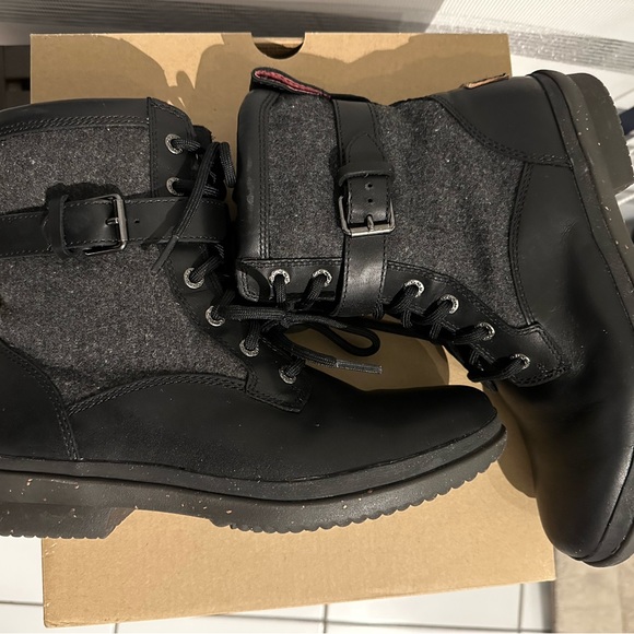 Women’s Black Ugg Kesey Waterproof boot size 7.5 - Picture 4 of 8